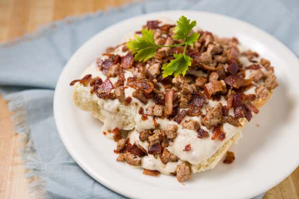 deluxe biscuits and gravy