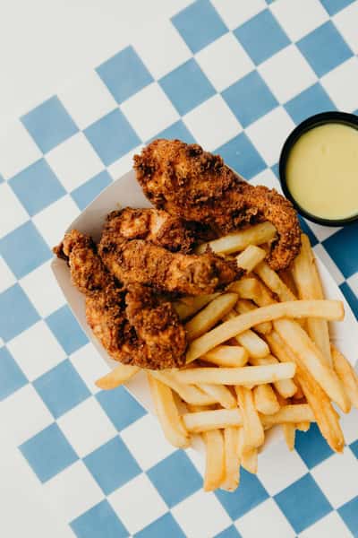 Chicken Tenders w/Fries