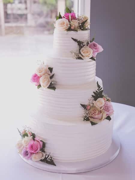 Horizontal Spatula Texture with Floral Topper and Clusters