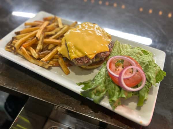 Old Fashioned 7/8 Lb Cheeseburger