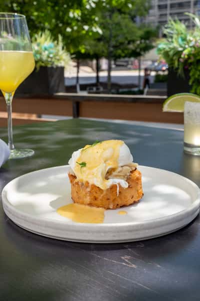 Crab Benedict