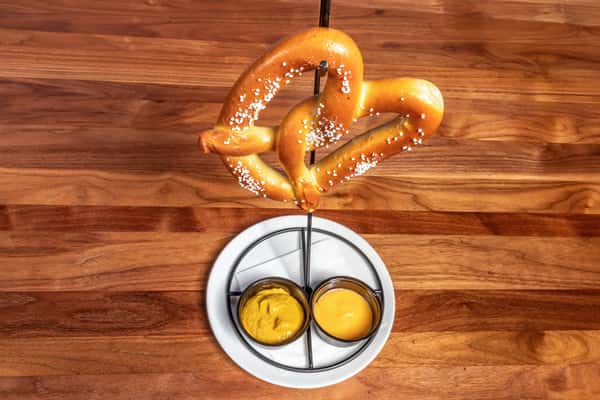 single christmas tree pretzel