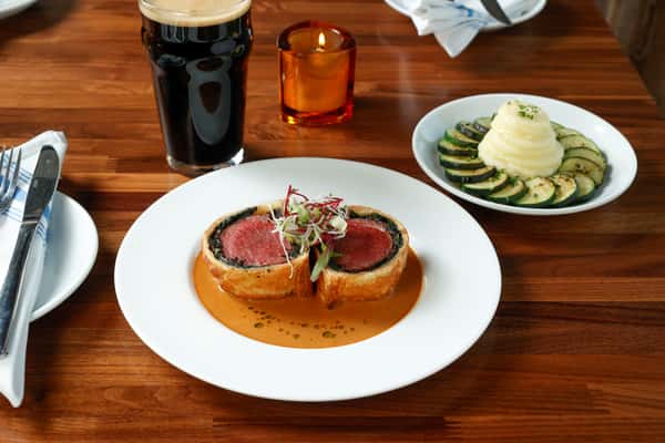 Classic Beef Wellington @ The Oxford Kitchen Lodi
