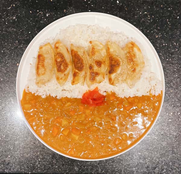 Chicken Gyoza Curry (6 pcs)