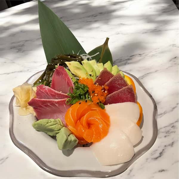 Sashimi Meal Set (12 pcs)