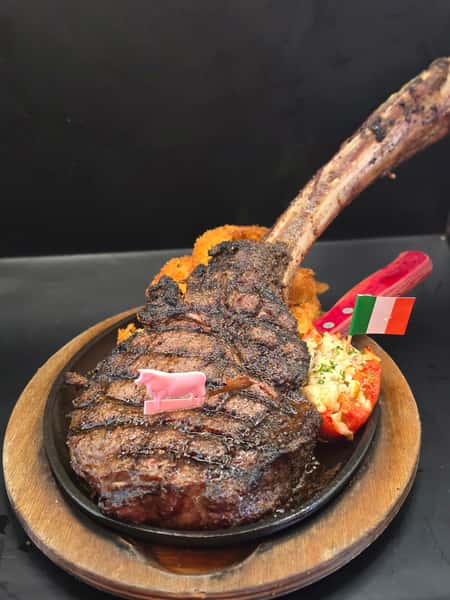 32 oz. Tomahawk Ribeye