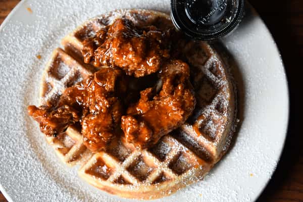 CHICKEN & WAFFLES