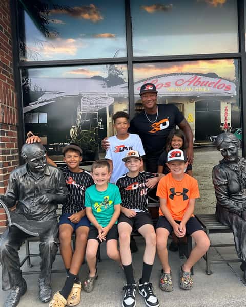 kids outside of resturant