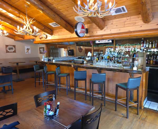 Sample photo of our full service bar