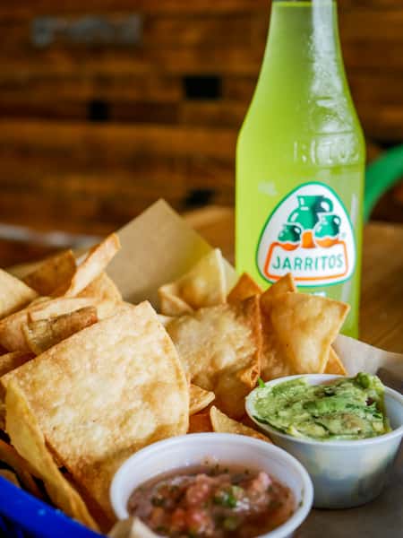 CHIPS & GUACAMOLE