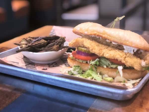 Catfish Po'Boy (L)
