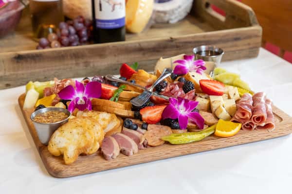charcuterie catering baton rouge