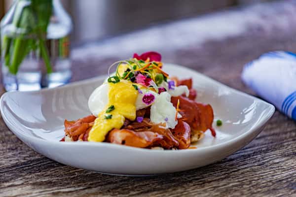 Breakfast Classic Benedict.