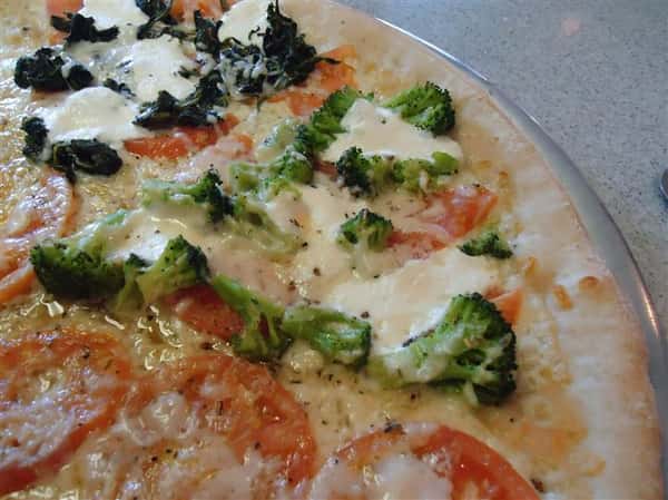 Lg Broccoli Tom & Ricc Pizza