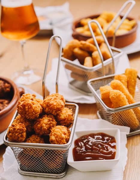 https://www.freepik.com/search?ai=excluded&format=search&last_filter=query&last_value=fried+appetizers&query=fried+appetizers&type=photo