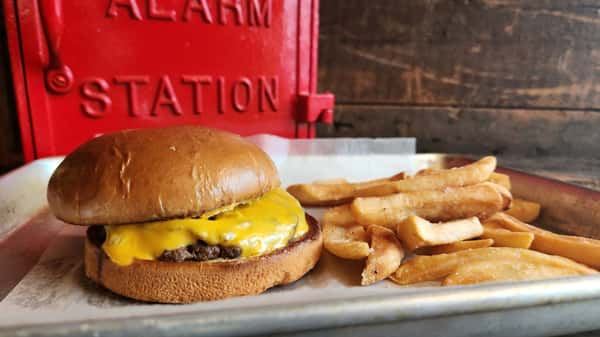 Cheeseburger & Fries