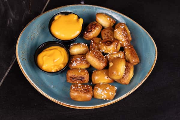 PRETZEL BITES