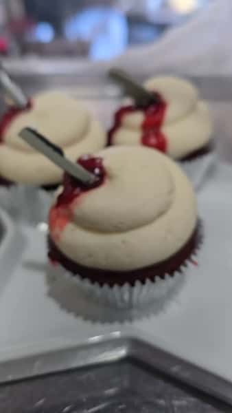 A sweet little treat with a *Psycho* twist… because sometimes the most innocent-looking things can be deliciously terrifying. 🔪🧁

Would you like one… or should we check the shower first? 👀

#Psycho #HorrorInspired #CupcakeCravings #SweetAndSinister #MovieInspiredDesserts