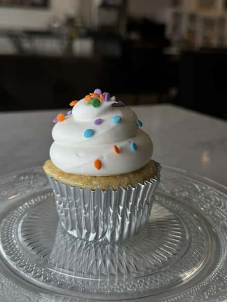 I Dozen Vanilla Cup Cake