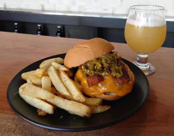 Jalapeño Cheddar Burger +Fries