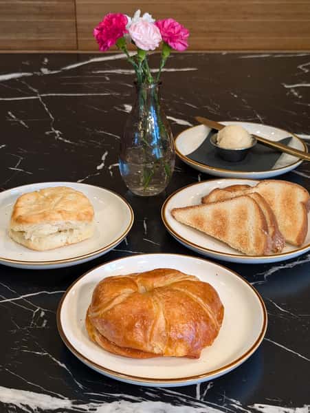 Side - Croissant