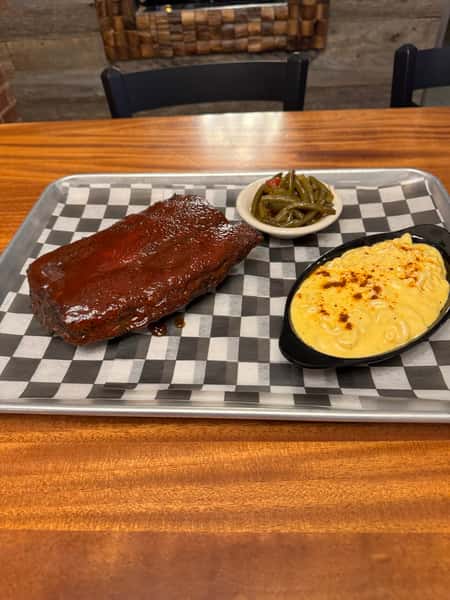 ribs and mac and cheese
