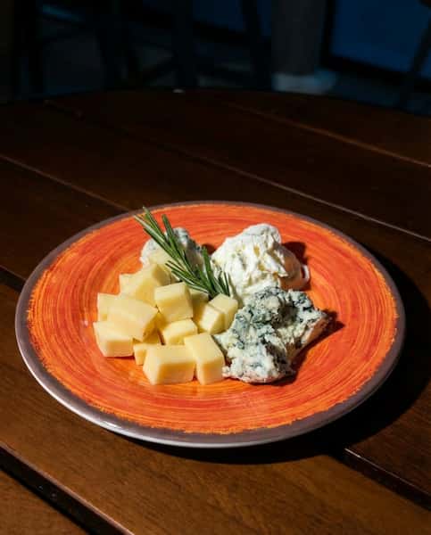 Tagliere Misto (Cheeses)