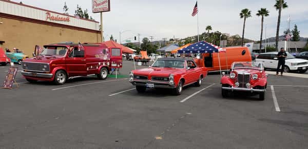 outdoor car show