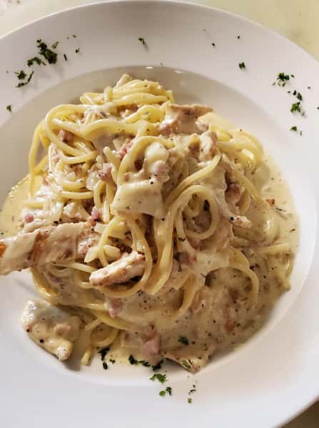 LINGUINI WITH CLAMS