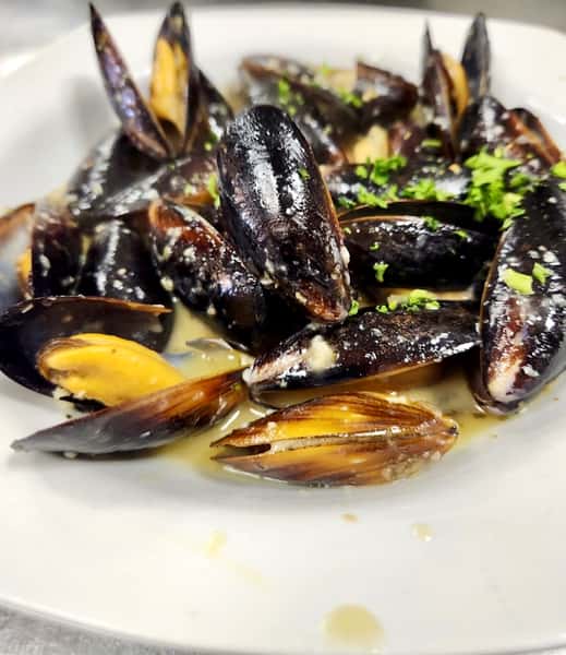 MEDITERRANEAN MUSSELS