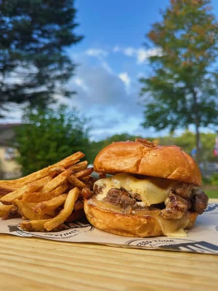 Ribeye Steak Sandwich w/fries