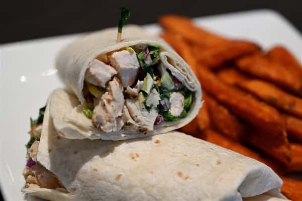 CRUNCHY KALE CHICKEN WRAP