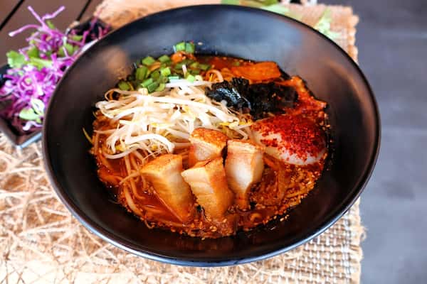 Crispy pork Kimchi Ramen カリカリ豚バラキムチラーメン