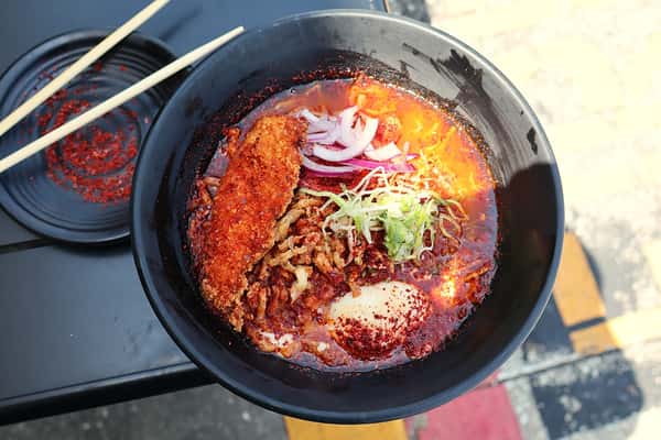 Akai Katsu Ramen 赤井カツラーメン