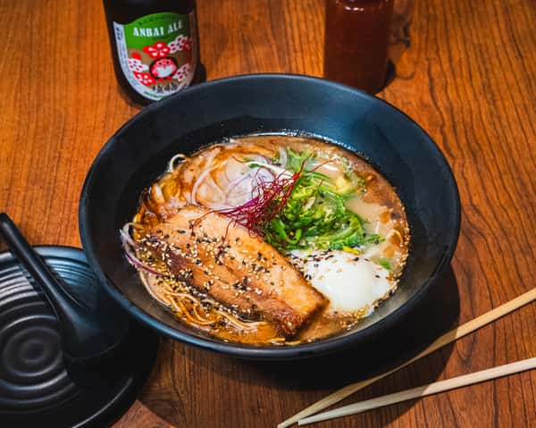 Tonkotsu Ramen とんこつラーメン