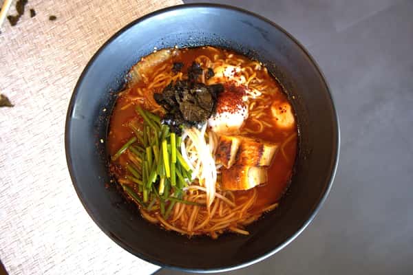 Crispy Pork Kimchi Ramen カリカリ豚バラキムチラーメン