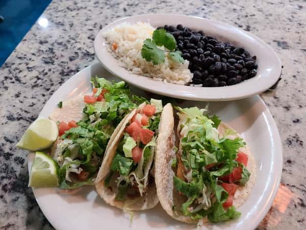 Especial Tacos de pollo frito Rice & Beans