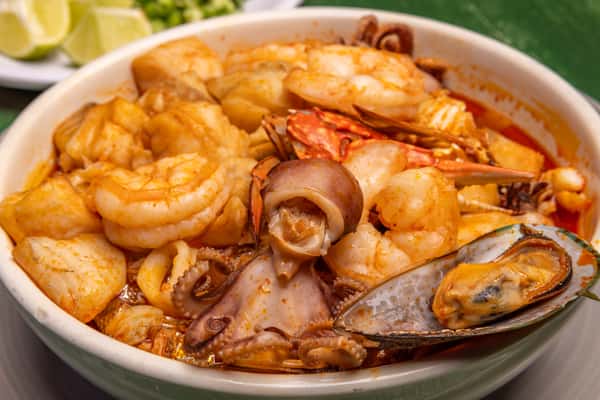 Caldo De Siete Mares