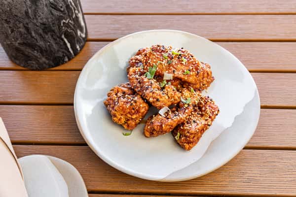 Sticky Boneless Wings