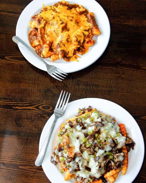 Chili cheese & Philly fries