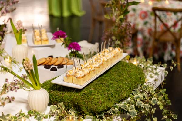 A dessert display