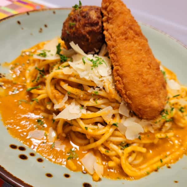 Spaghetti+Marinara+Chicken Tender+Meatball