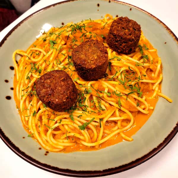 Golden Falafel & Classic Marinara Spaghetti