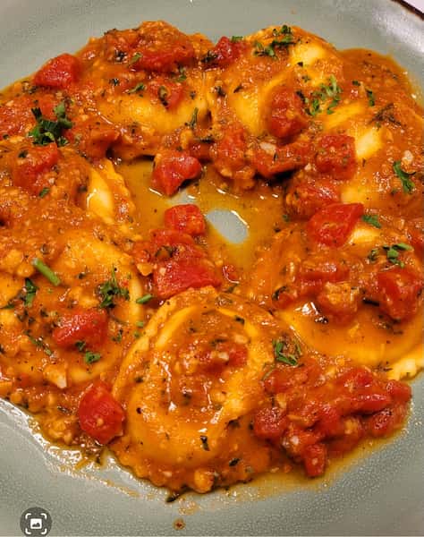 Spinach Ravioli al Pomodorino