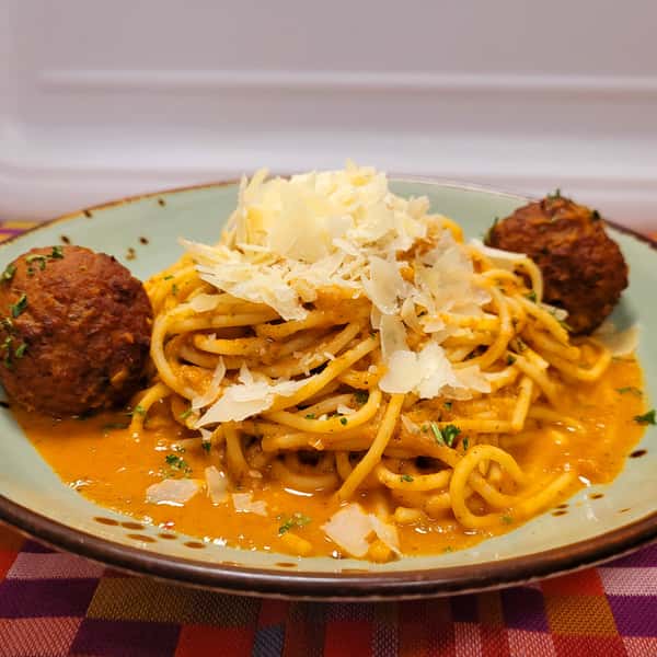 Classic Spaghetti & Meatballs+House-Crafted Marinara