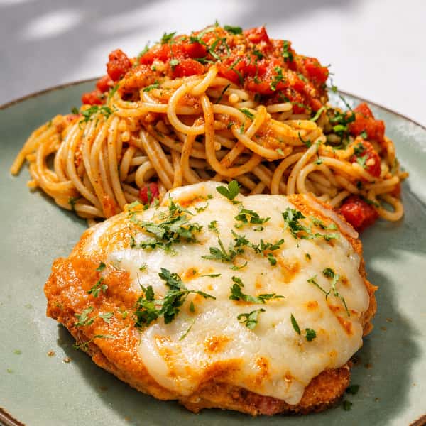 Spaghetti al Pomodorino con Pollo alla Mozzarella