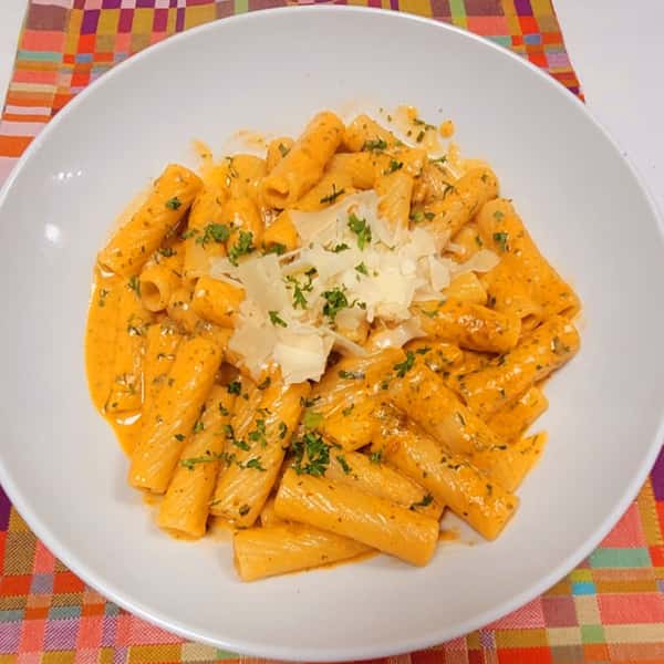 Tomato Cream - 6 Guests - Select your Pasta (Fettuccine, Rigatoni or Spaghetti)