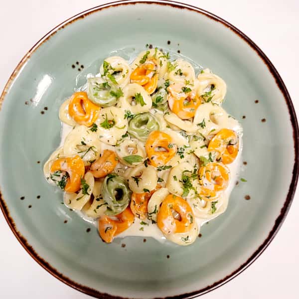Cheesy Tri-Color Cheese Tortellini