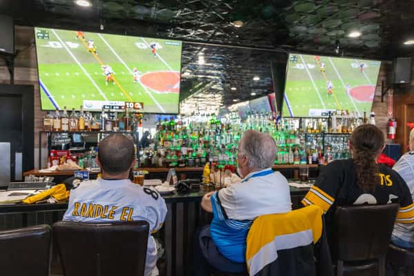 Henry's_Kitchen_+_Drink_Interior_Gameday