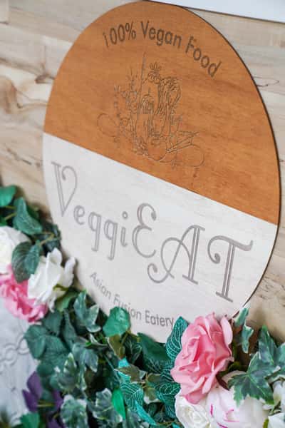 VeggiEat Interior Sign